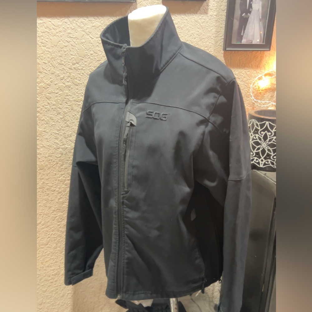 SOG Tactical Softshell Jacket Black L Full Zip Windproof Outdoor Utility Coat